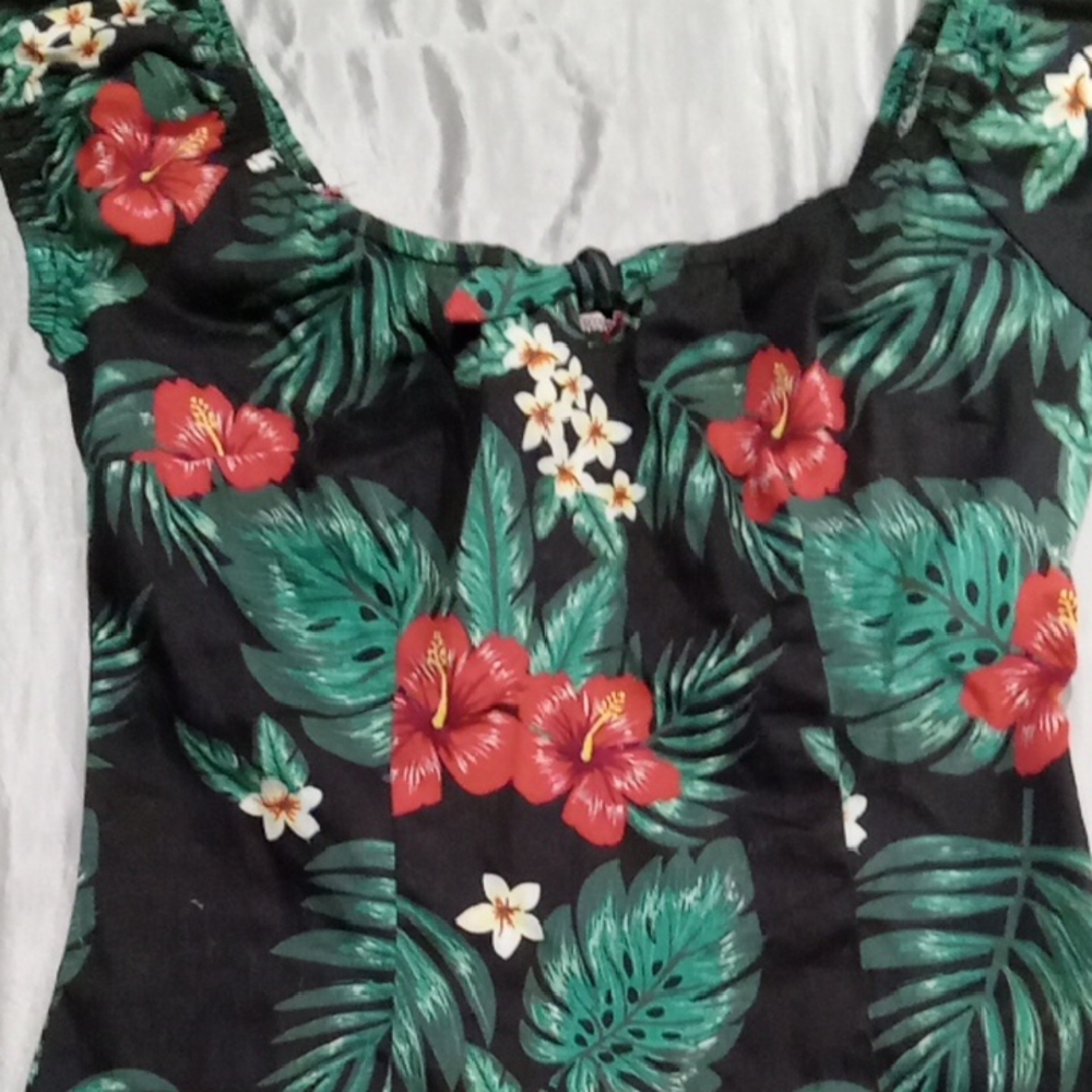 Collectif *L* Tropical Tiki Off Shoulder Top